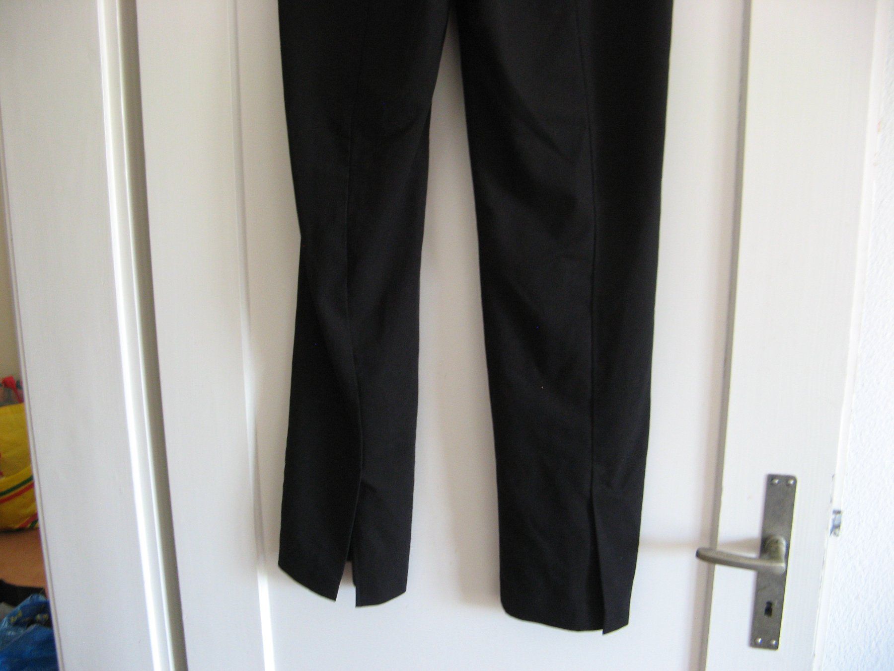 Na-kd Pantaloni: schwarze Hose Gr. 38 Na-kd – Usato da Zürich venduto da apil 5