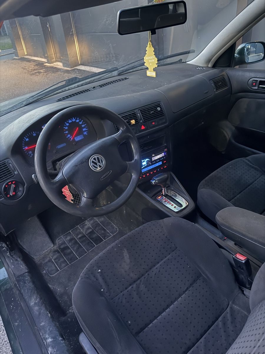 VW Automobili: Vw Golf 1.9 TDI Automat – Usato da Uznach venduto da gar_sj6y 7