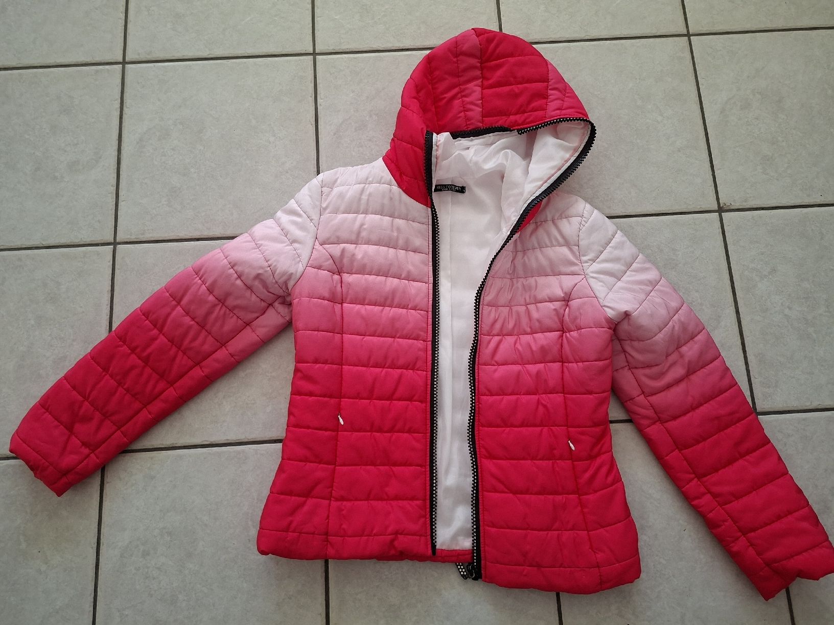 Vestes & Manteaux: Übergangs/Winterjacke ca gr. 38 – D'occasion à Thun par Thun67