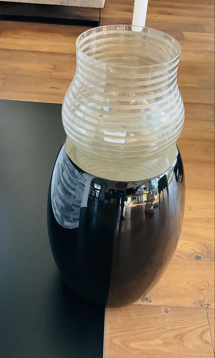 Lambert Sgabelli: Keiko Hocker von Lambert inkl. Vase – Usato da Oberkirch LU venduto da Roeschu28 1