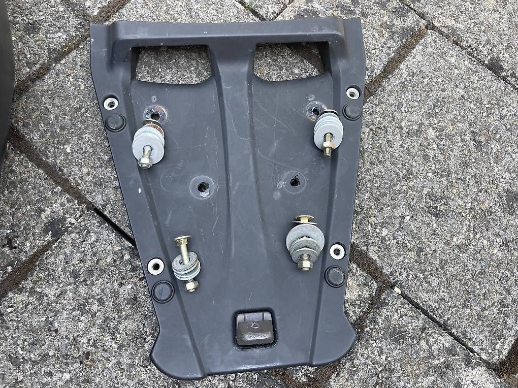 Topcase: iXS Topcase / Roller-Kofferbox – Usato da Bischofszell venduto da rvphi 2
