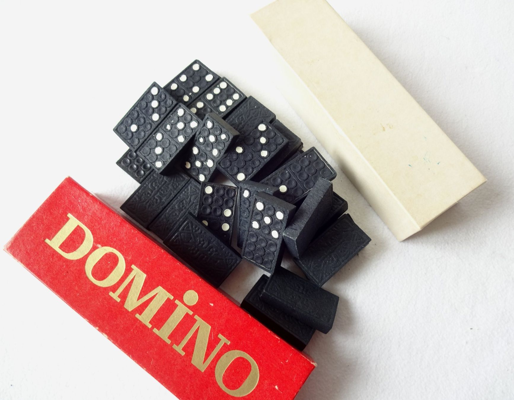 Giochi: antikes Domino – Usato da St.Gallen venduto da Paddington11 5