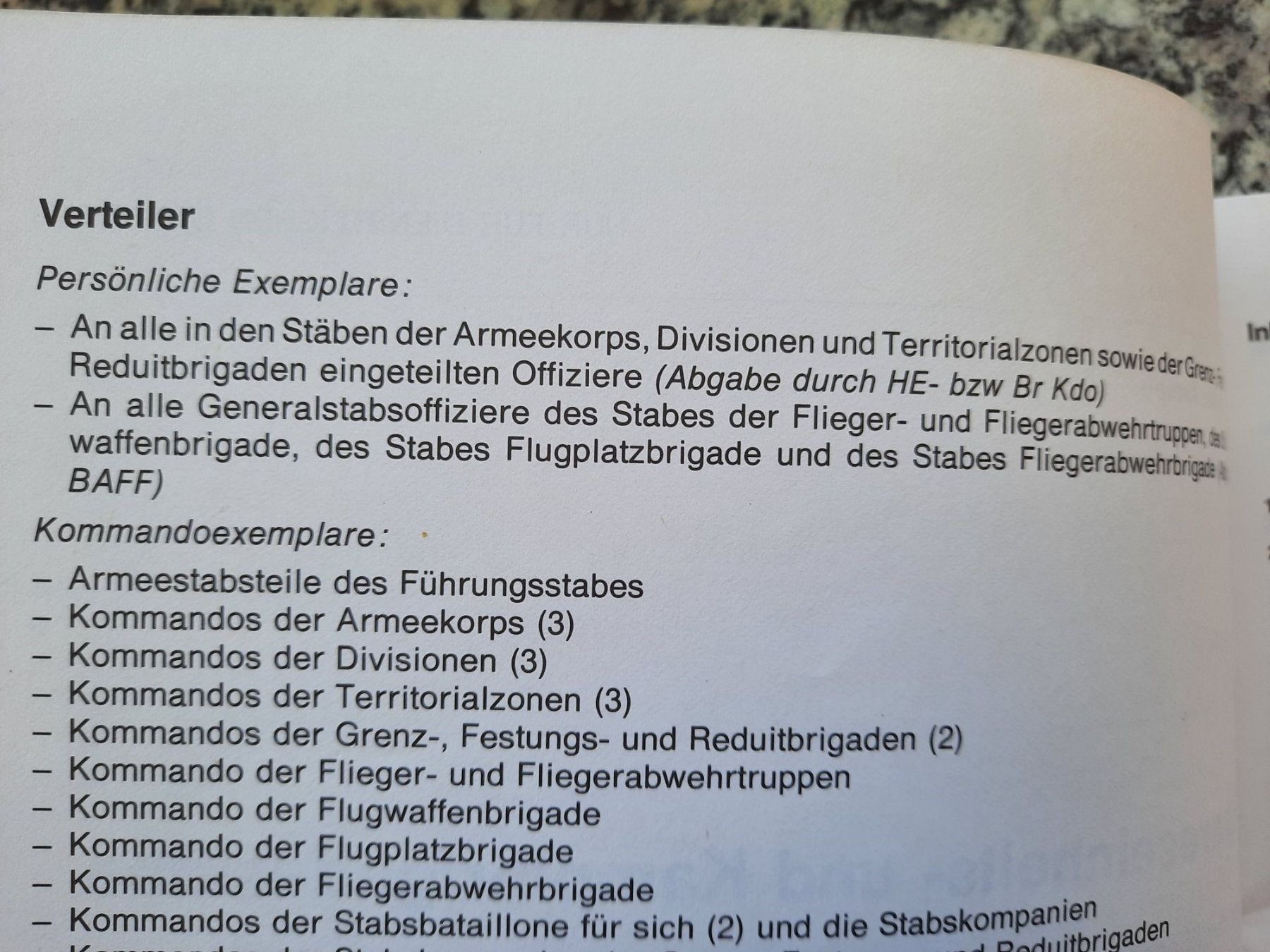 Livres: Die Heereseinheits- und Kampfbrigadestäbe – D'occasion à Ruswil par Sammlergeist 1