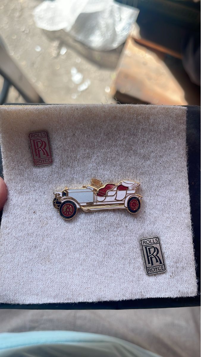 Rolls-Royce Autos: Pins Rolls-Royce Voiture ancienne et logo – Neuf (Voir description) à Meyrin par jul_km5p