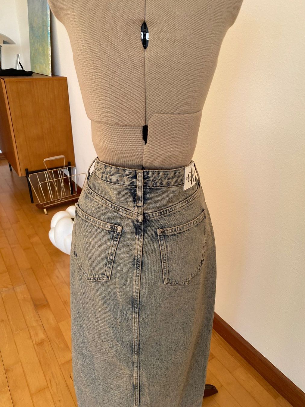 Calvin Klein Gonne: Jupe Calvin Klein Jeans taille W28 – Usato da Basel venduto da Maria-Alexa 3