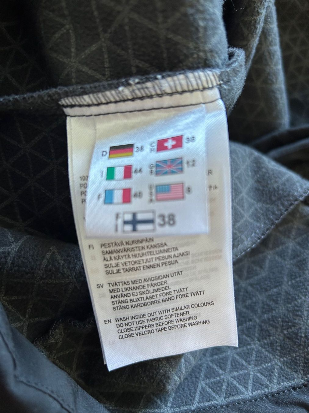 Icepeak Giacche: Schwarze Softshell  IcePeak Jacke, 3/4, G.36 – Nuovo (secondo la descrizione) da Feuerthalen venduto da Anna_Swift 6