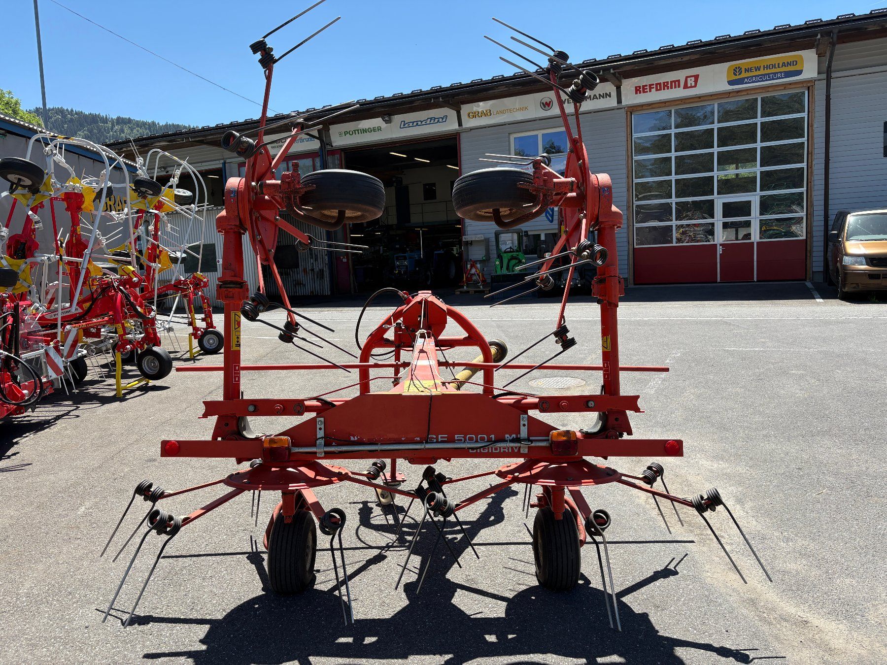 Tutte le macchine: Kreiselheuer Kuhn – Usato da Unterägeri venduto da Zermatt012 2
