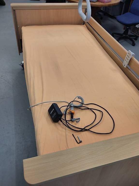 Lits: Burmeier Elektrobett / Pflegebett Dali 2024 – D'occasion à Pratteln par Cartonsducoeur_bl 3