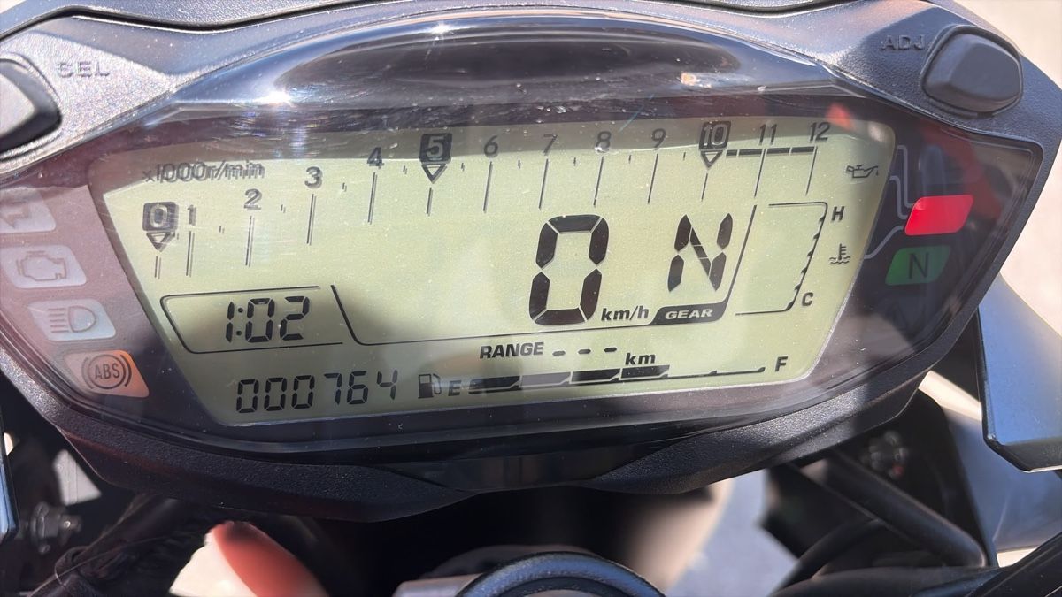 Suzuki Strada: Suzuki SV650- 750km – Nuovo (secondo la descrizione) da Wangen SZ venduto da 23.Mike 4