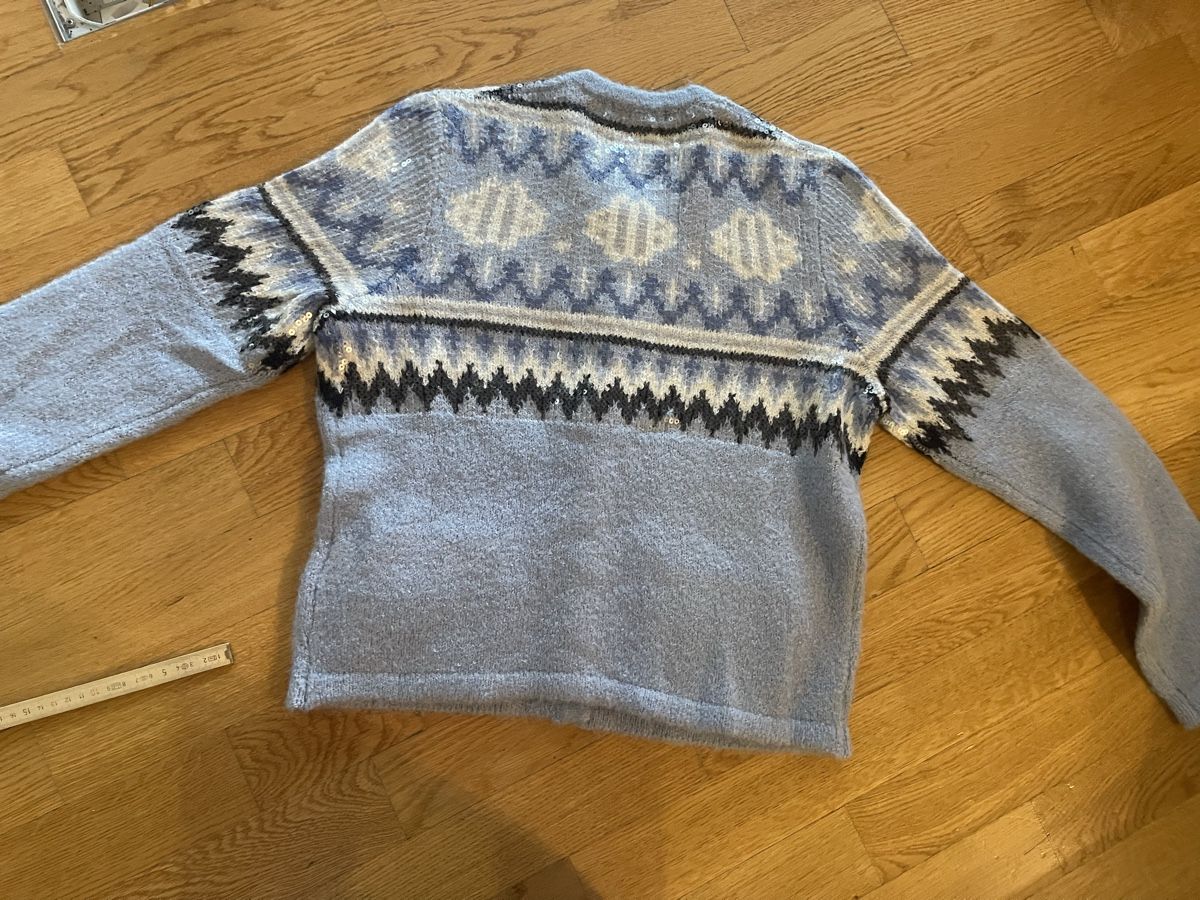 Maje Giacche: Pullover/ Maje Winter Cardigan Damen Grösse 2 Blau gestreift – Usato da Rüschlikon venduto da Lajniii 1