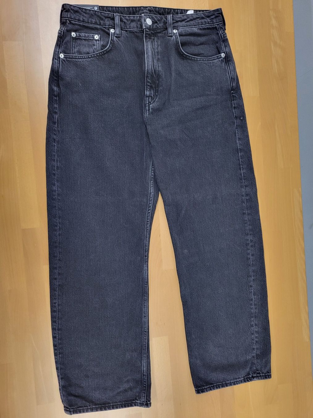 Weekday Jeans: Damenjeans von WEEKDAY / NEU – Nuovo (secondo la descrizione) da Brügg BE venduto da POU-BELLE