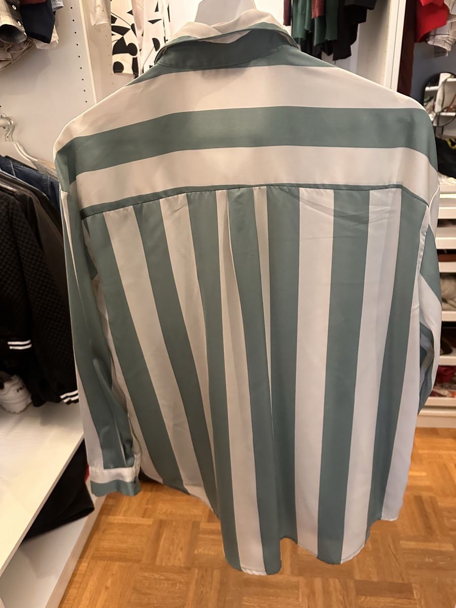 Camicette: Sfera Oversize Bluse mit Streifen, Grösse M, Top! – Usato da Dierikon venduto da anfuchs 1