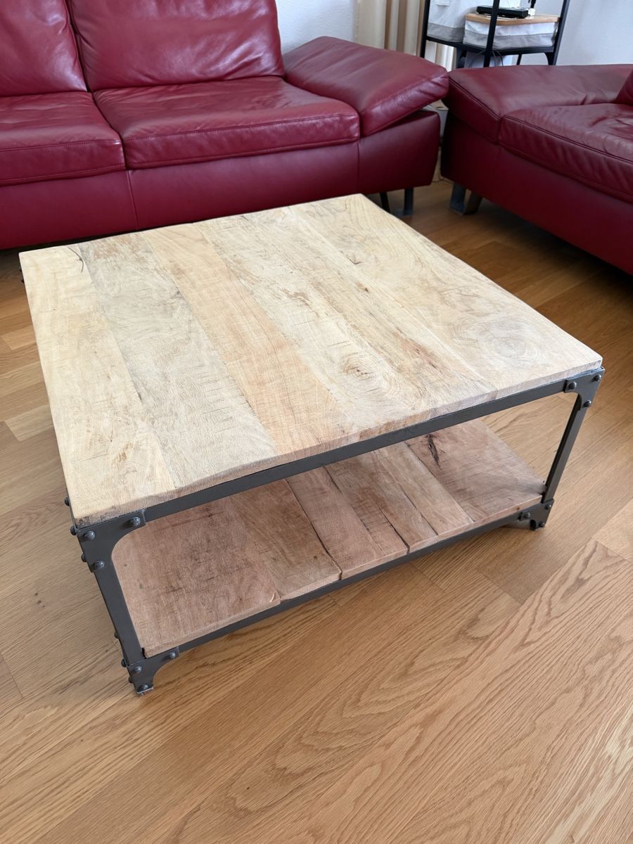 Tavoli: Couchtisch Holz mit Metallgestell – Usato da Aarburg venduto da Ankeraz
