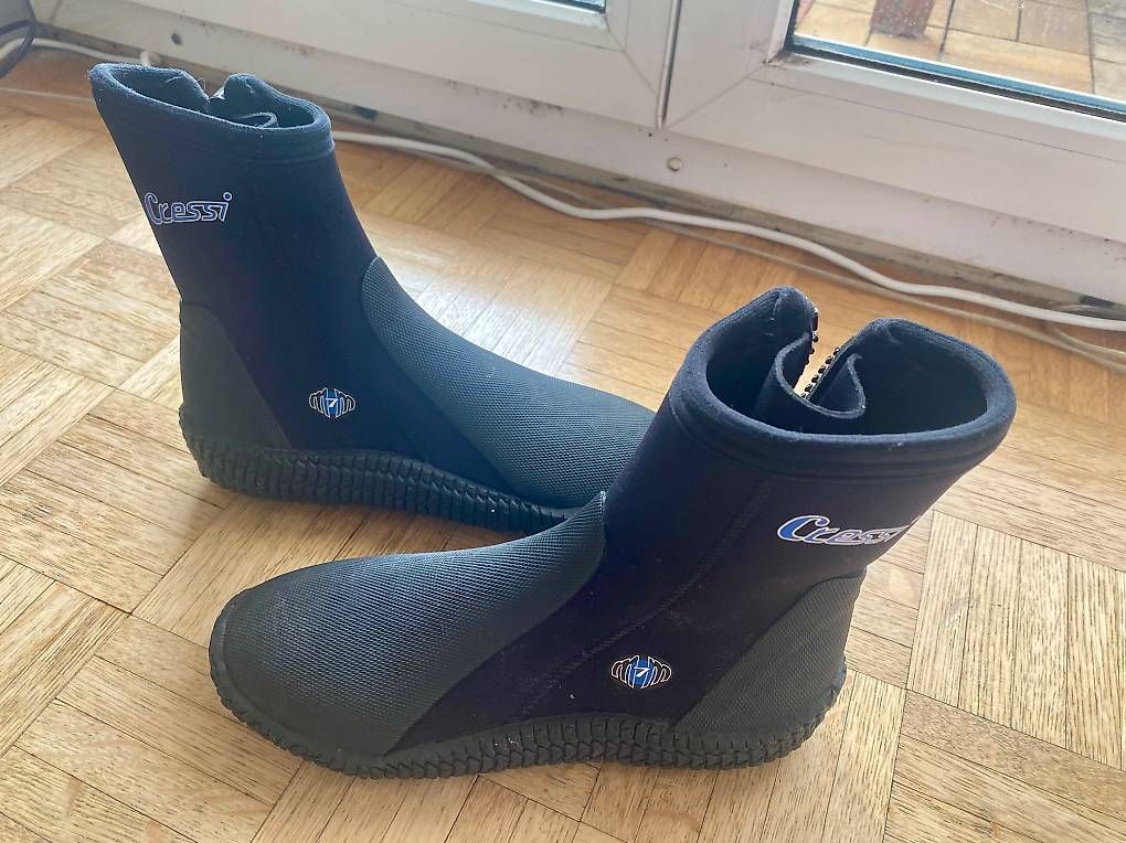 Cressi Mute per immersioni: Bottillons de plongée Cressi – Usato da Neuchâtel venduto da duprazs
