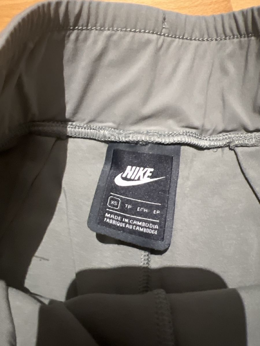 Nike Pantaloni: Nike Trainingshose, XS – Usato da Oberengstringen venduto da pri_c8jk 3