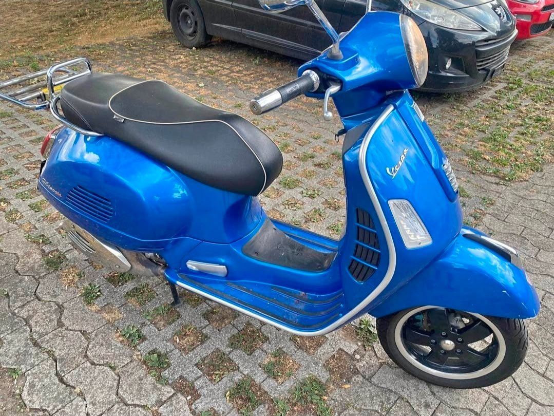 Vespa Scooter: Piaggio vespa 300 gts super – Usato da St. Gallen venduto da GregaG 1
