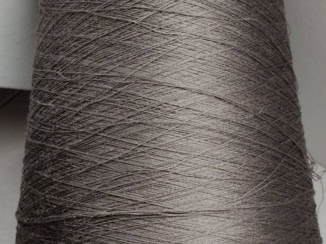 Wolle: Reine Seide von FB Silk, 480g warmgrau – Neu (gemäss Beschreibung) aus Lufingen von Voyager7 1