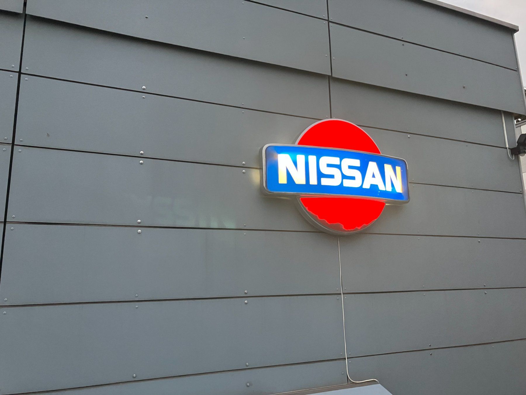 Lampade: Leuchtreklame Nissan – Usato da Lengnau AG venduto da Mard 4