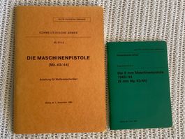 2 Reglemente: 9mm Maschinenpistole 43/44 - Schweizer Armee