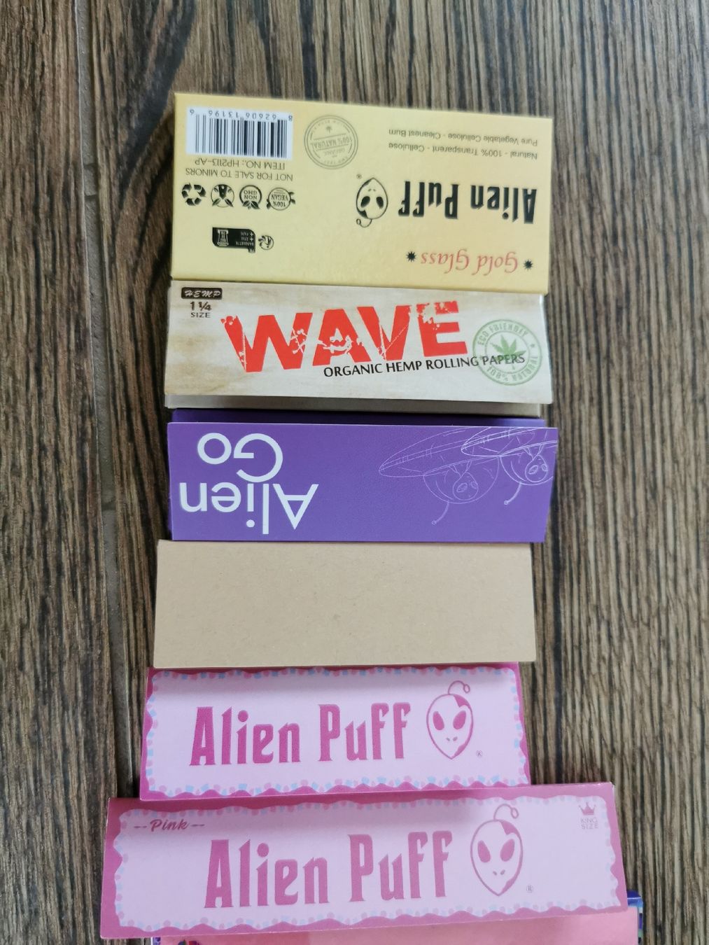 Tabak: NEU Rolling Paper Restposten: Alien Puff, WAVE, Alien Go – Neu und originalverpackt aus Gossau ZH von  1