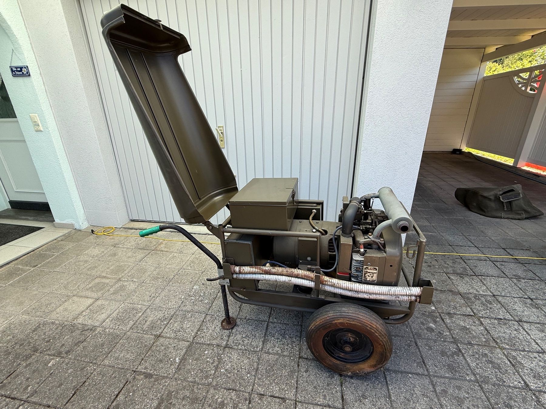Stromgeneratoren: Stromgenerator ONAN Schweizer Armee 3,5KW 230V – Gebraucht aus Luzern von Powerdriver_Bavaria