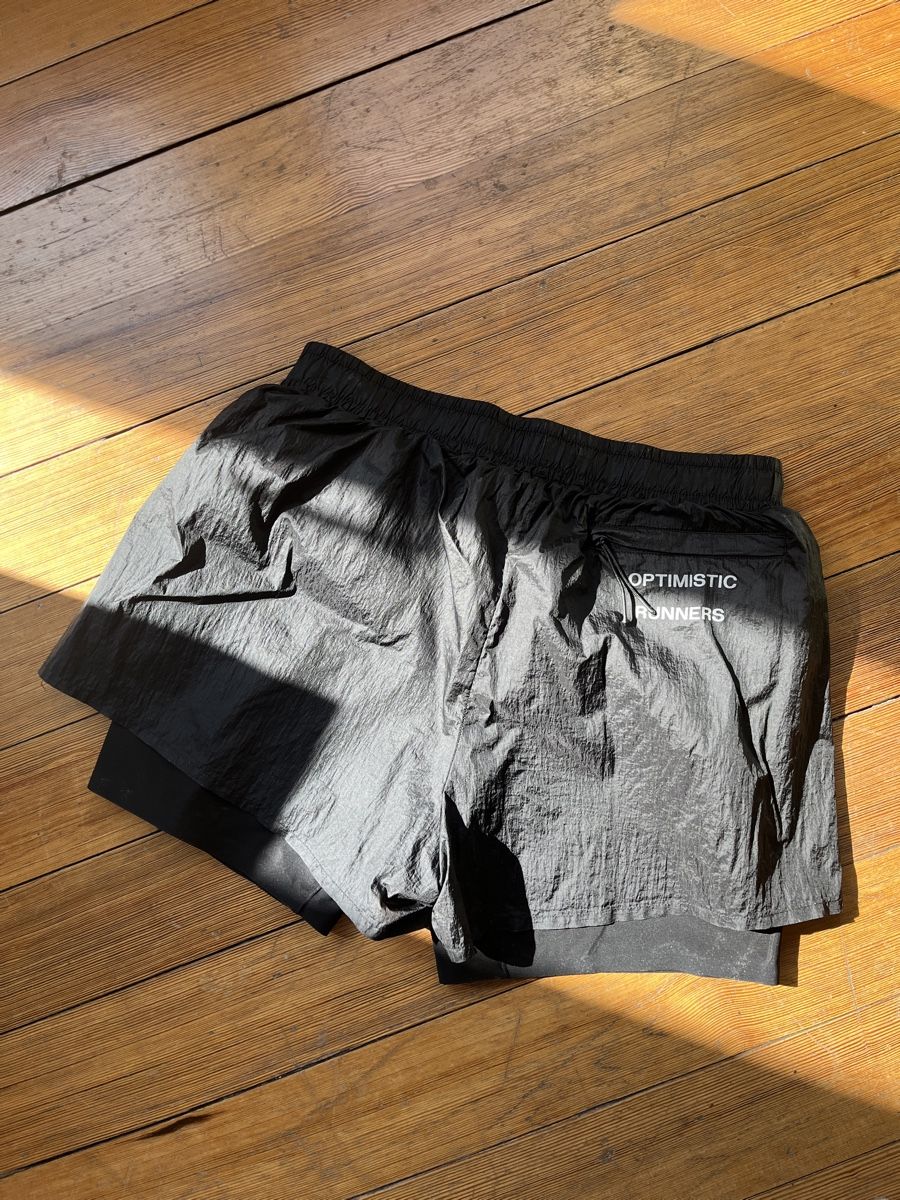 Pantaloni: Optimistic Runners Shorts – Usato da Zürich venduto da AN-SP 2