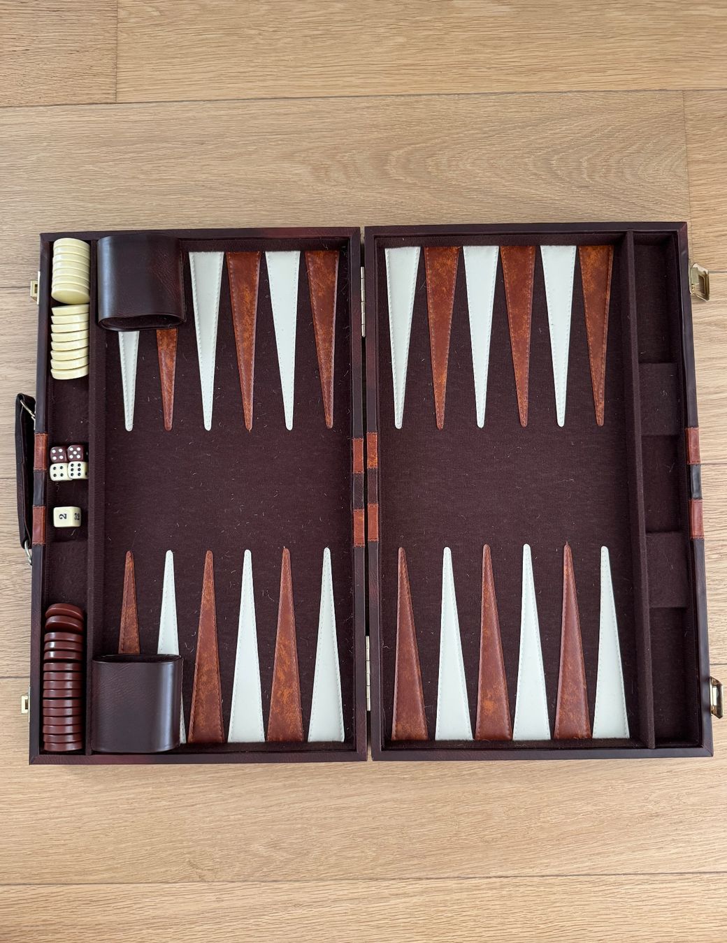 Spiele: Mallette de jeu Backgammon – Neu (gemäss Beschreibung) aus Jussy von ali_6d7d