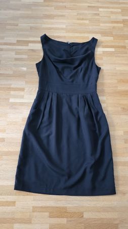 Kleid In Wear schwarz ärmellos Grösse 36 guter Zustand