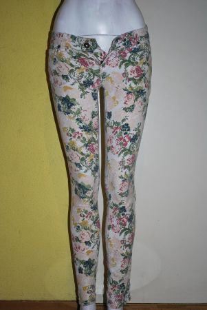 FIRST KISS Jeans taille / Grosse XS