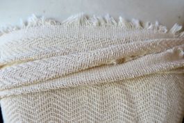 Kuscheldecke Baumwolle naturfarben mit Fransen neu, Schal