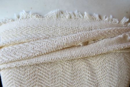 Kuscheldecke Baumwolle naturfarben mit Fransen neu, Schal