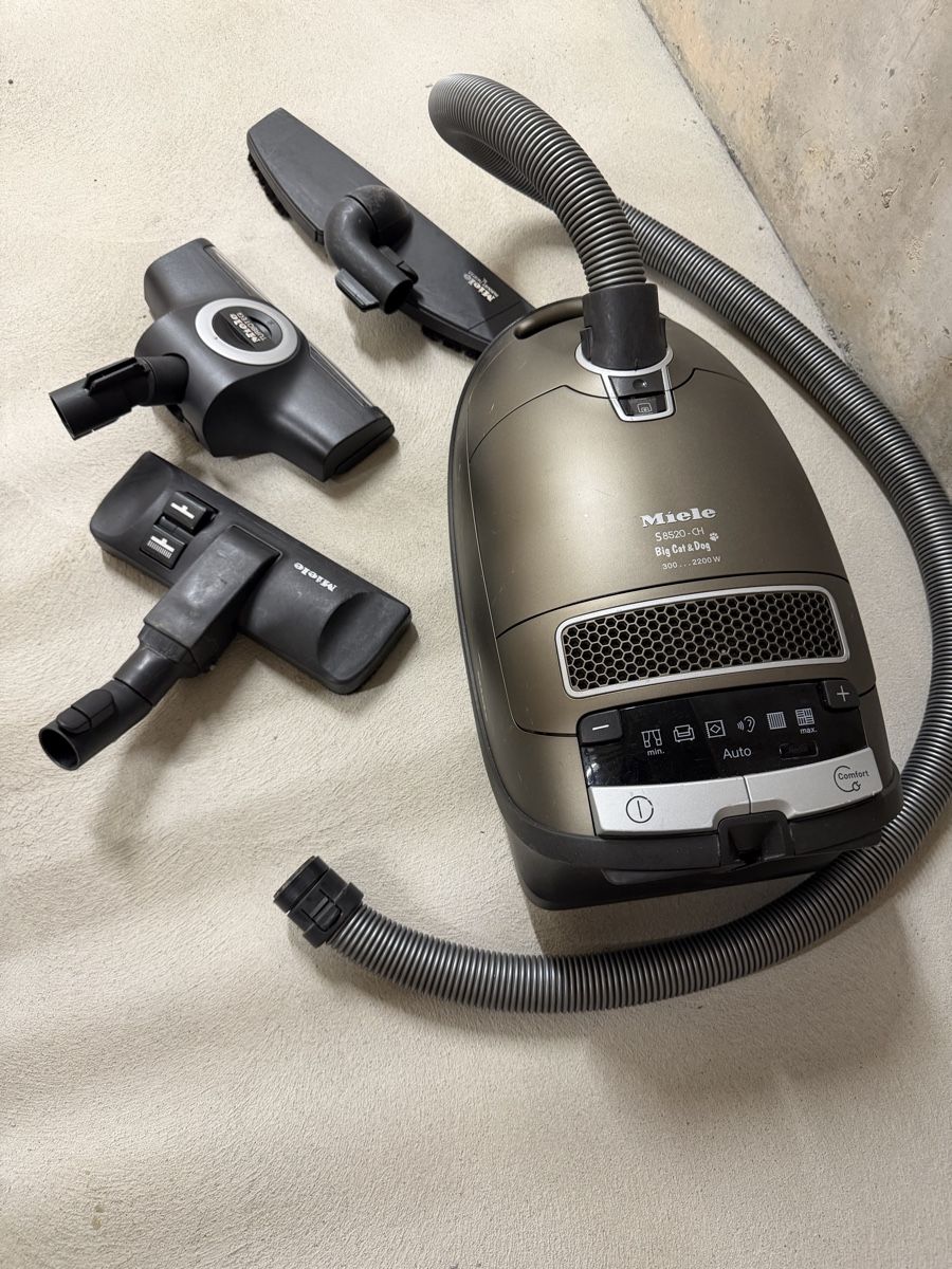 Miele Staubsauger & Zubehör: Miele Staubsauger c3 – Gebraucht aus Zürich von sne.swiss