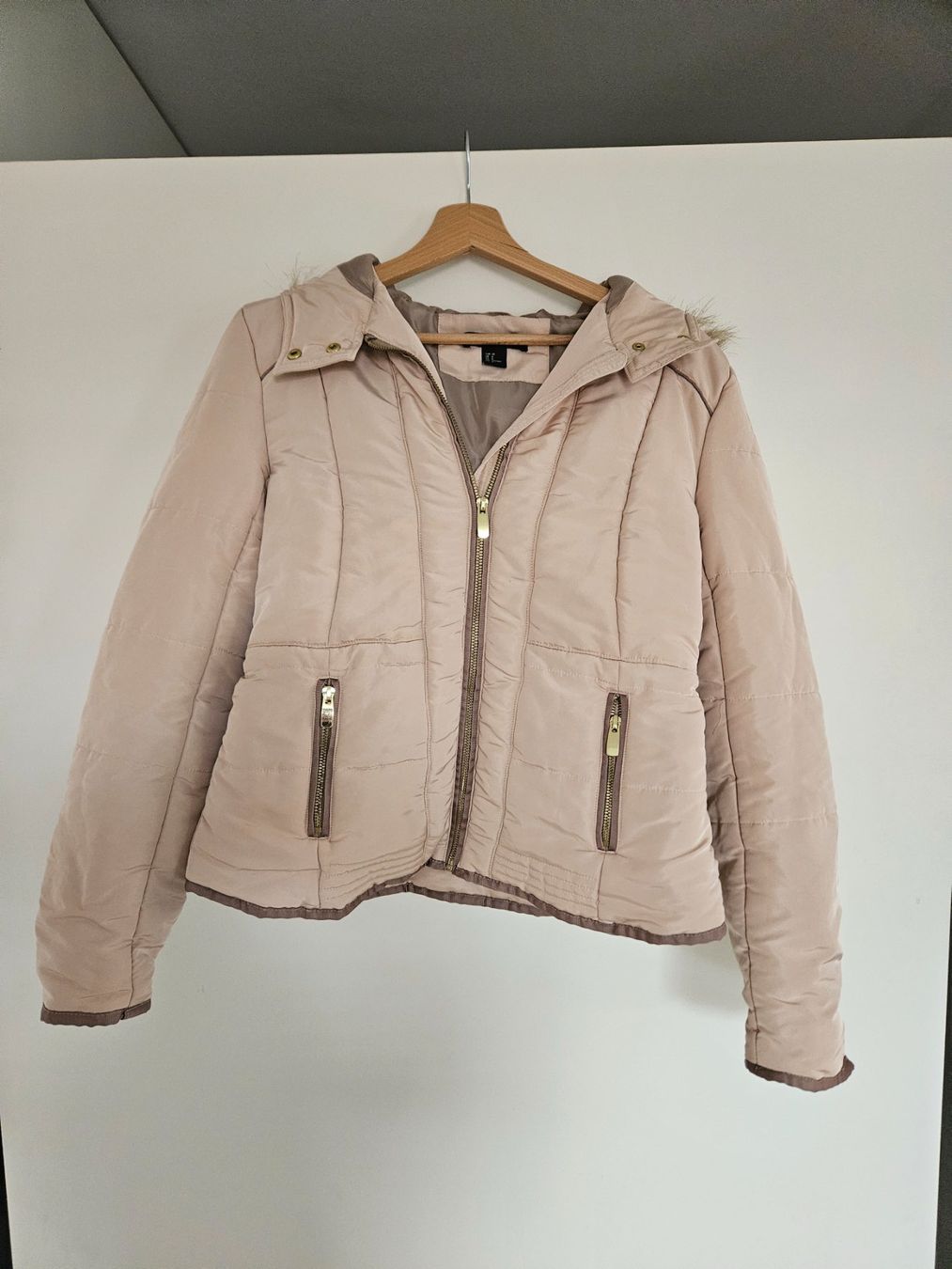 H&M Giacche: Winterjacke hellrosa Gr. 38 – Usato da Gerzensee venduto da _mra 2