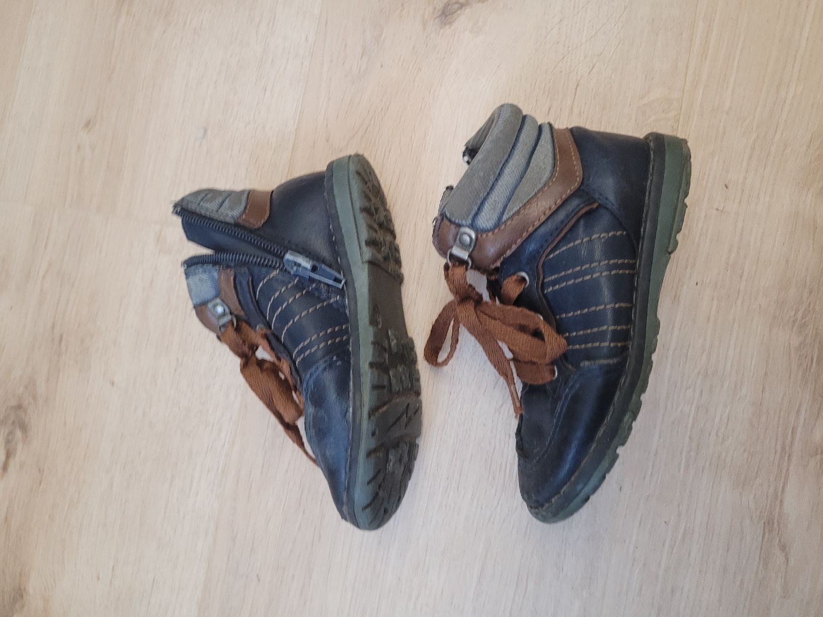 Scarpe per ragazzi: Schuhe Gr. 24 – Usato da Lupsingen venduto da sta_wgg5 1