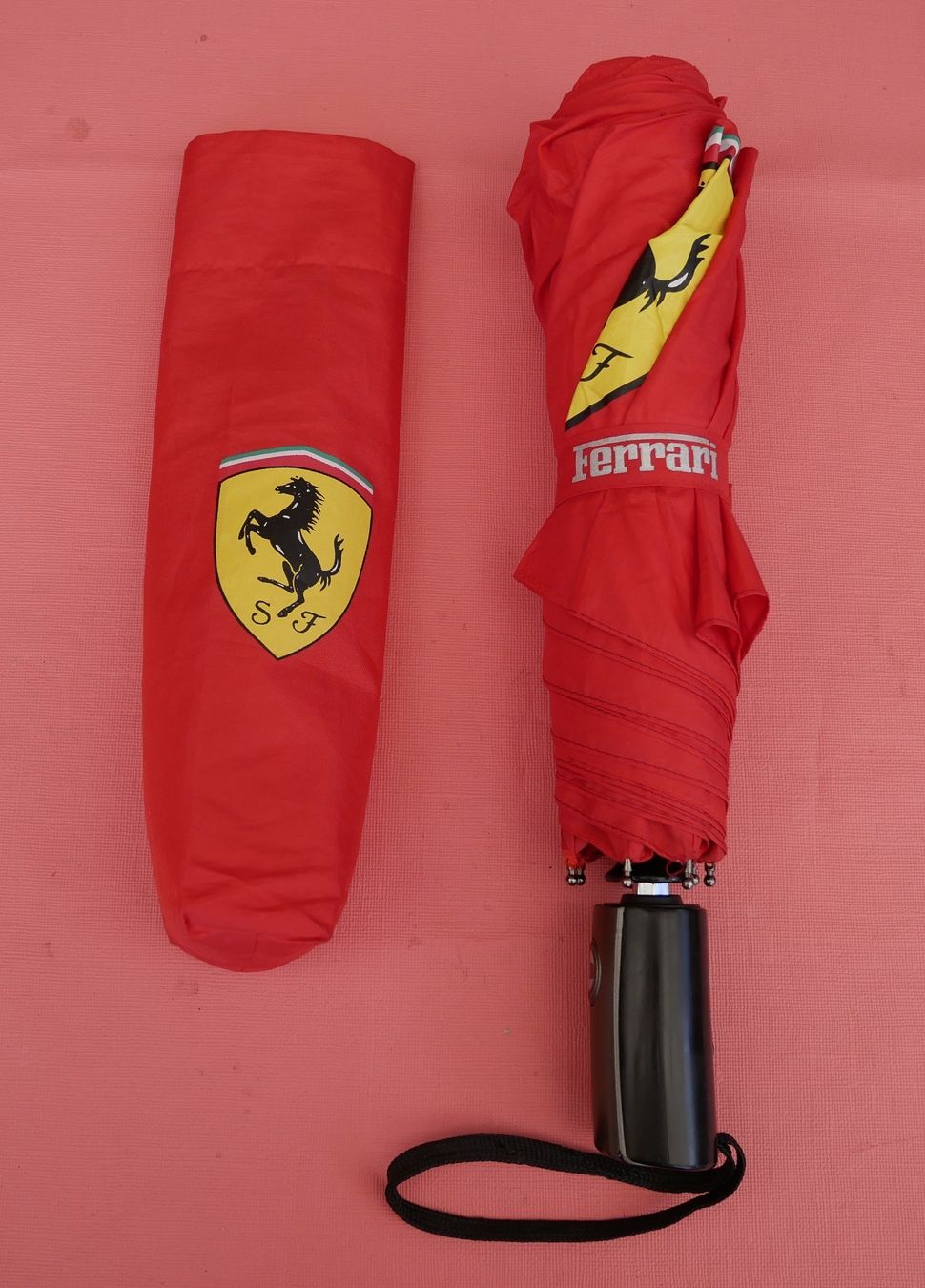 Ferrari Regenschirme: Ferrari Regenschirm rot mit Hülle – Gebraucht aus Niederwangen BE von Benny.7 2