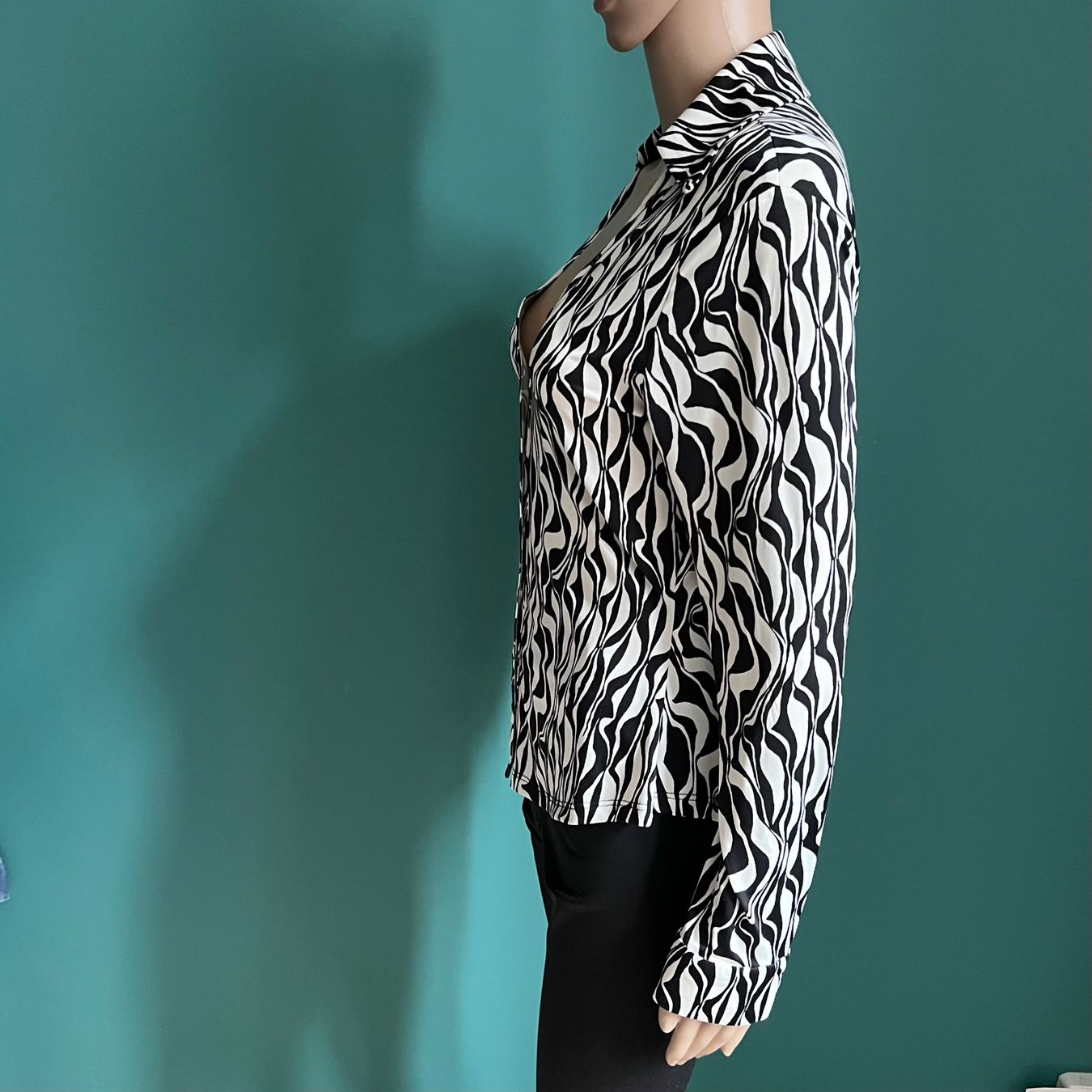 Zara Blusen: gemusterte ZARA Bluse 🖤 – Gebraucht aus Zürich von ClosetQueen 5