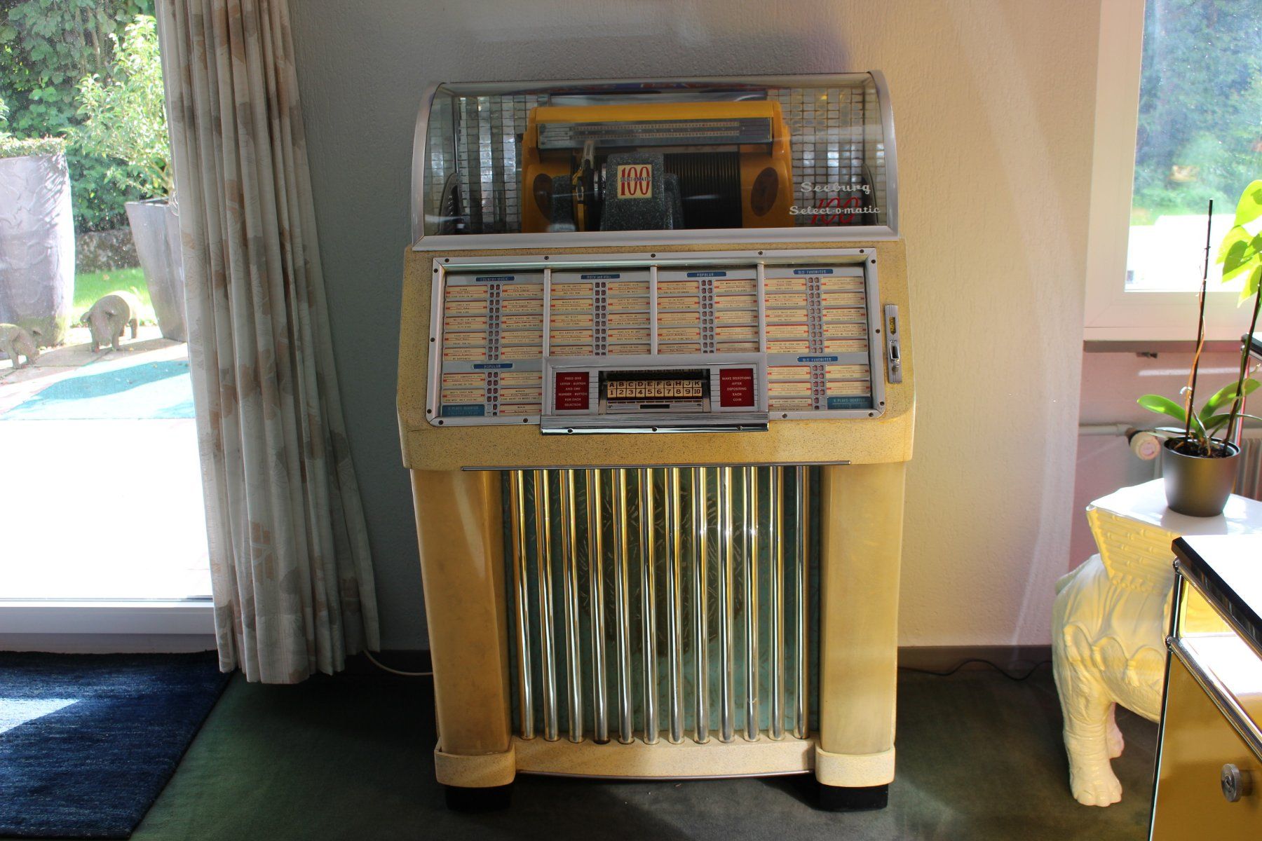 Seeburg Jukebox: Seeburg M100C Musikbox Jukebox – Usato da Worben venduto da Juno48 3