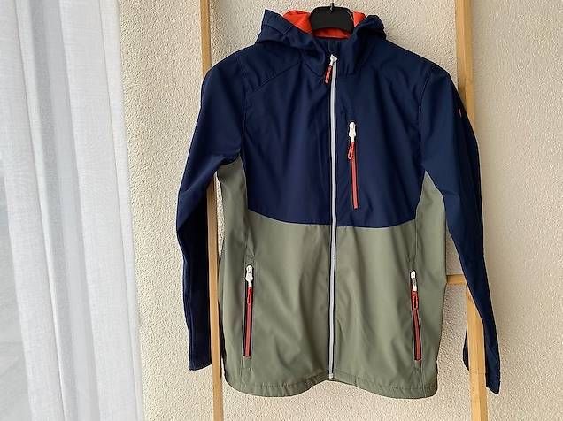 Killtec Giacche: Killtec Outdoor-Jacke-Windstopper/ Wassersäule 10.000 Gr.164 – Usato da Adliswil venduto da PetaParka 2