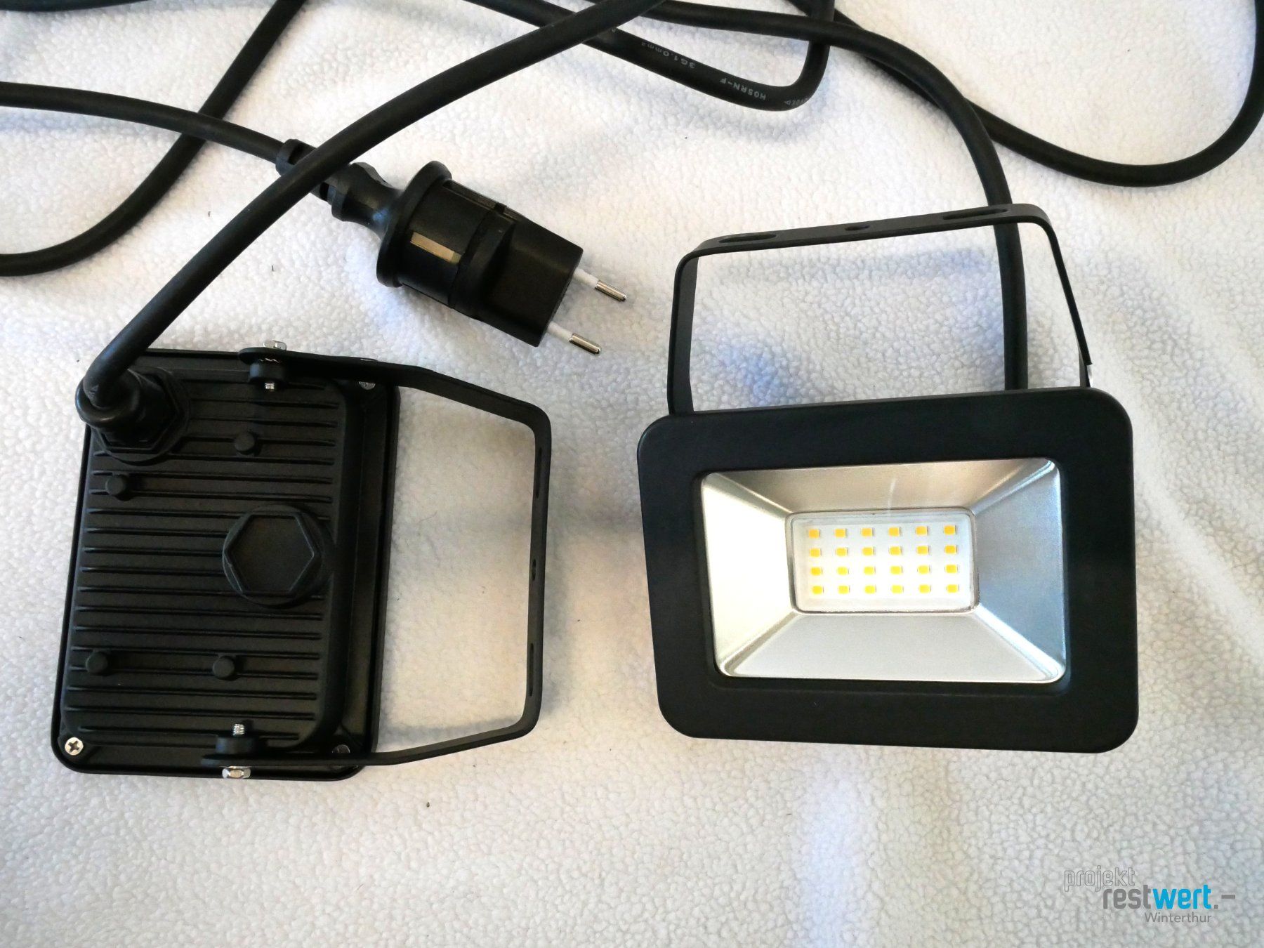 Lampes: GOOBAY - LED-Doppel-Baustrahler – D'occasion à Winterthur par Restwert_Winterthur 5