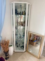 Glasvitrine / Eckvitrine weiss mit Beleuchtung