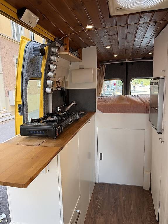 Renault Camping Fahrzeuge: Renault Master L3H2 Camper mit Charakter – Gebraucht aus Bern von Gysin15 3