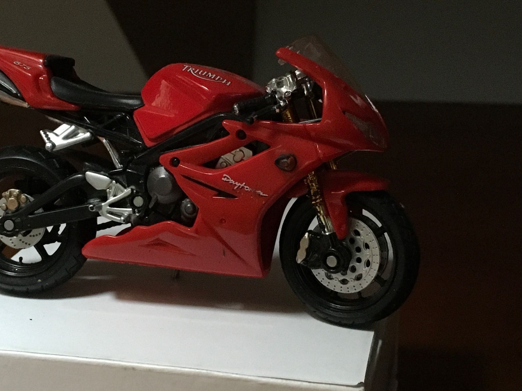 Triumph Voitures modèles: Triumph 675 Daytona 1/18 – D'occasion à Wohlen AG par PrivatSammlung 2