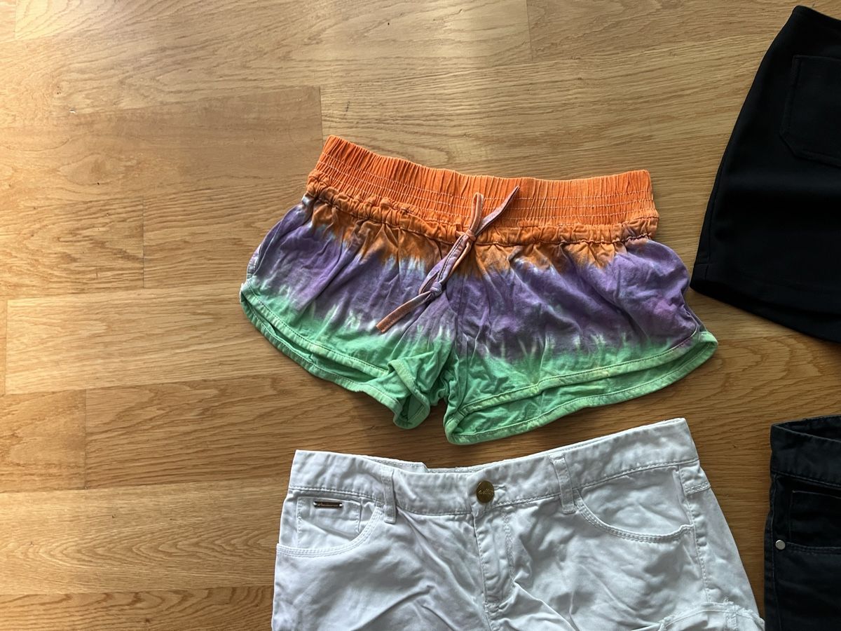 Kleiderpakete: 4 Coole Shorts, Gr. : 34 -36 – Gebraucht aus Zürich von MariaSusanne 1