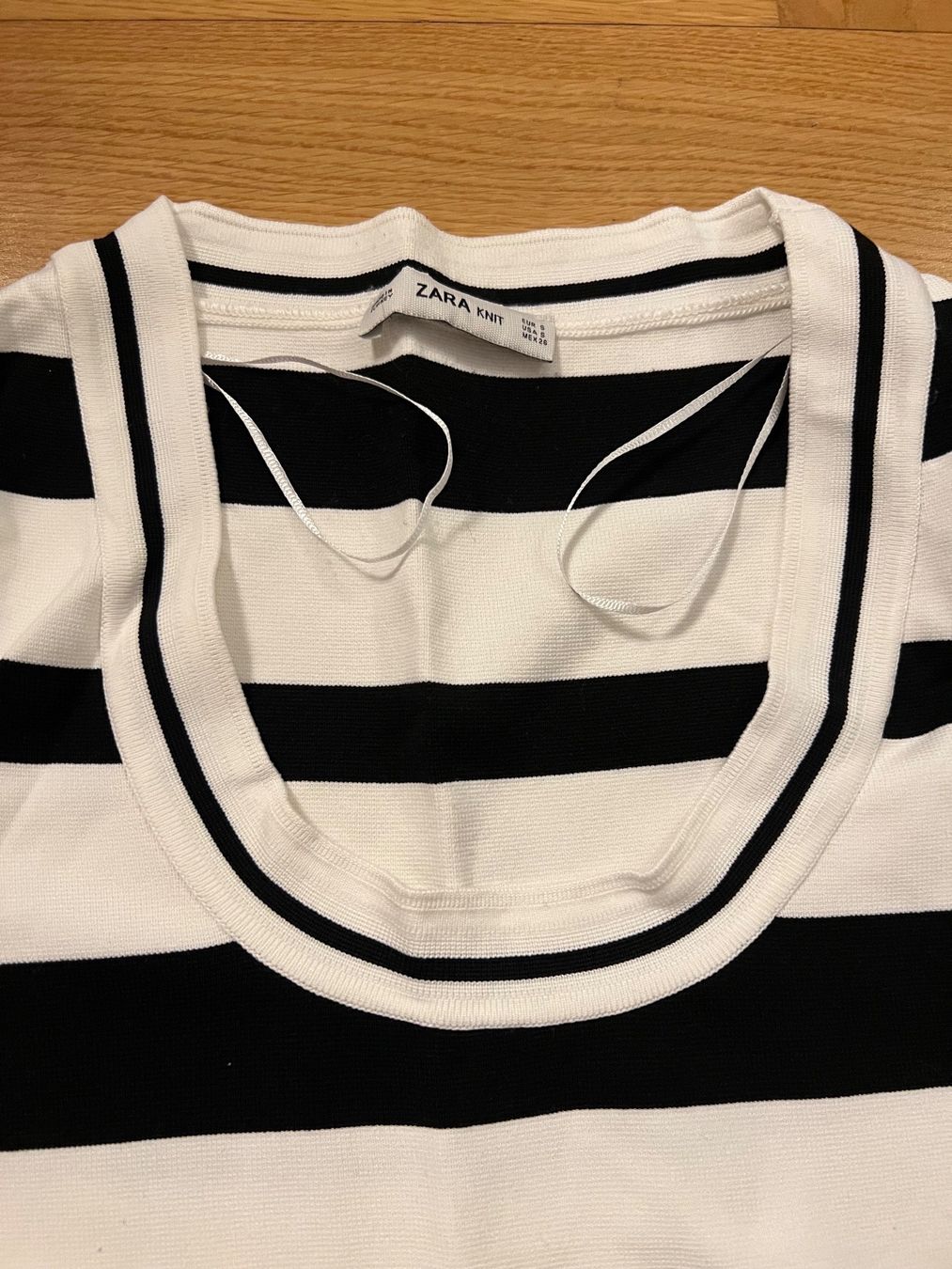 Zara Maglioni & Felpe: Zara Knit Pullover Gr. S Schwarz-Weiss gestreift – Usato da Zollikerberg venduto da Huglina 1