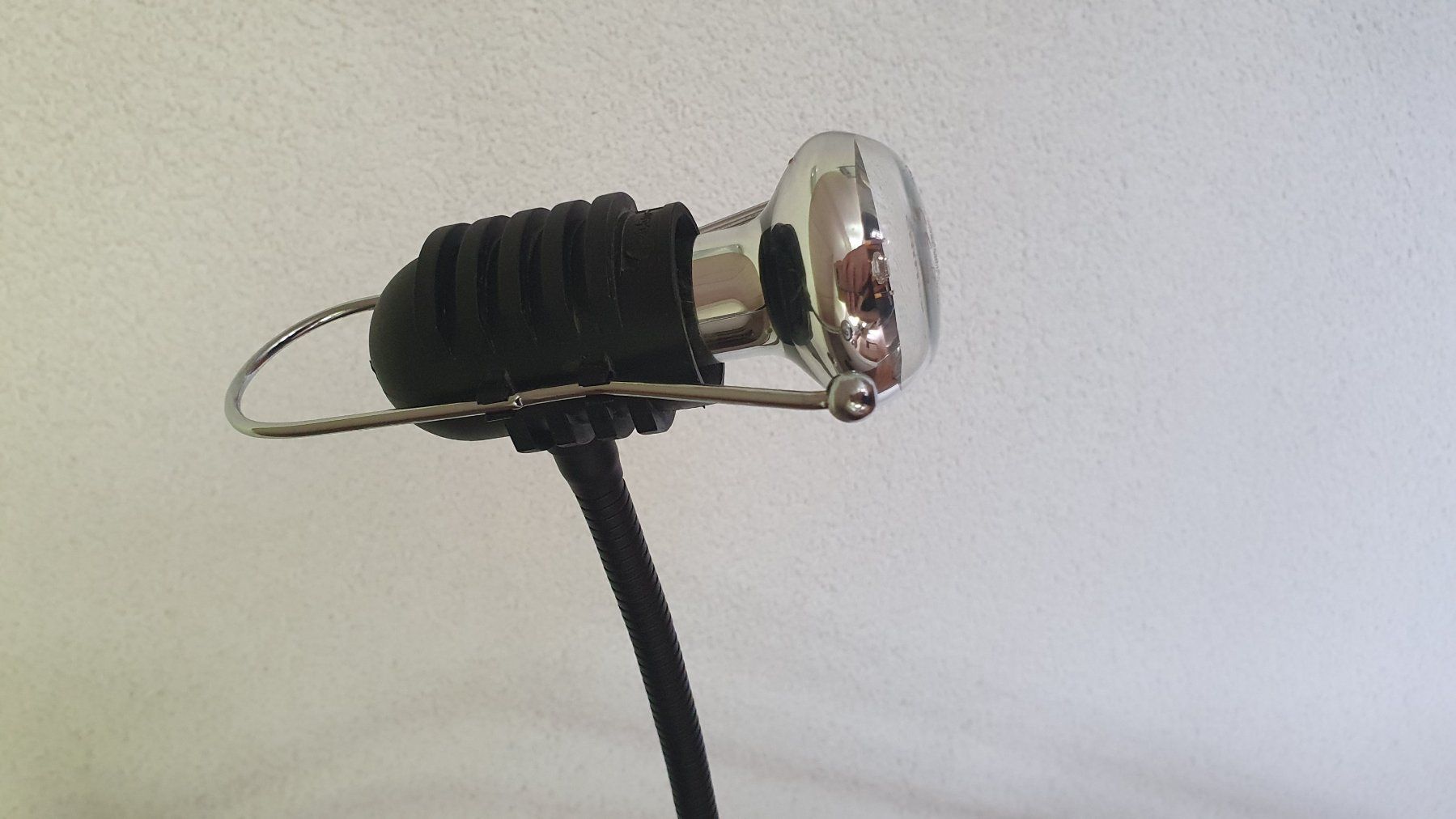 Lampen: Stehlampe mit 2 flexiblen Spot Leuchten – Gebraucht aus Giswil von online-Brockenhaus 3