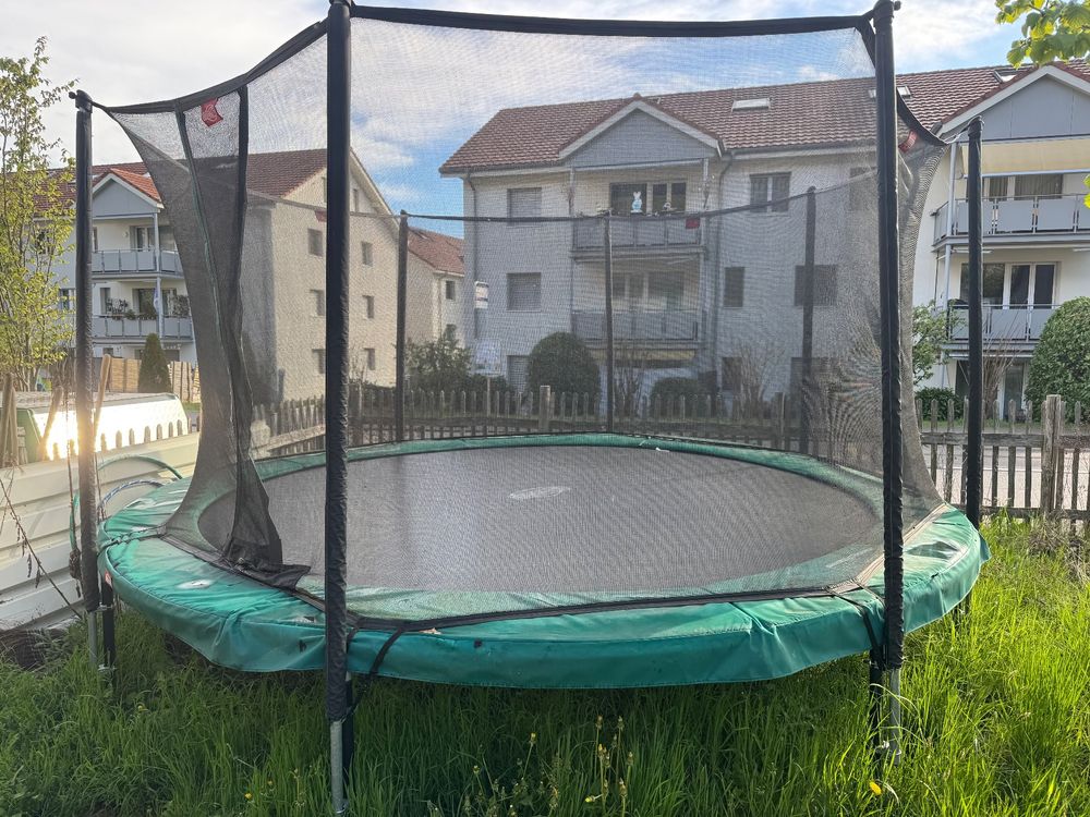 Berg Trampolin Favorit ab Fr. 1.- 2