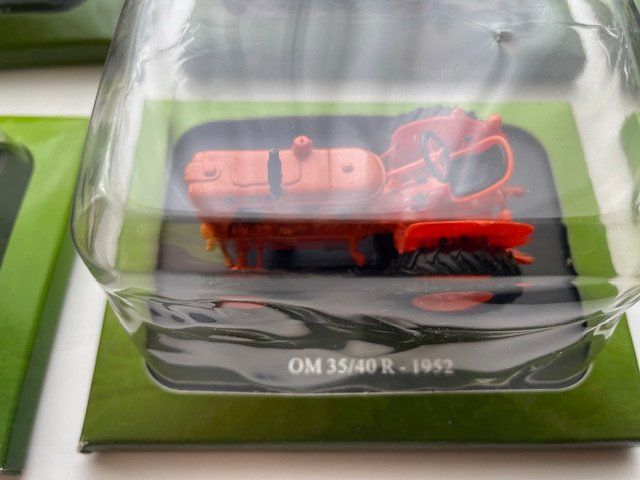 Modellautos: lot de  8 tracteurs miniature – Neu und originalverpackt aus Ursy von DK8 4