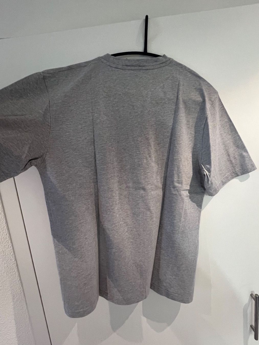 Palace T-shirt: Graues Palace T-Shirt – Usato da Dielsdorf venduto da Anthony111 4