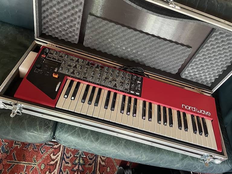 Nord Strumenti musicali: Nord Wave Synthesizer – Usato da Embrach venduto da xenovolcano