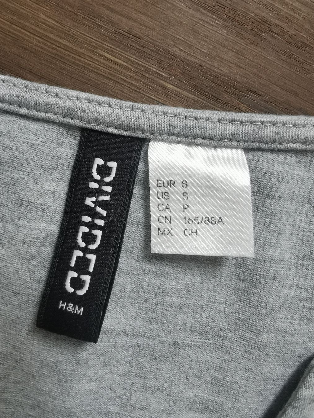 H&M Tops: Graues Crop Top Gr. S, mit Schnürung – Gebraucht aus Obergerlafingen von Sigus 1